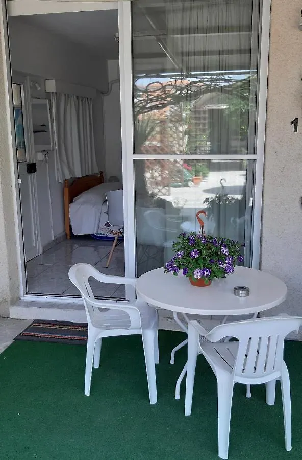 Independent Bedroom With Private Wc+Shower Ларнака
