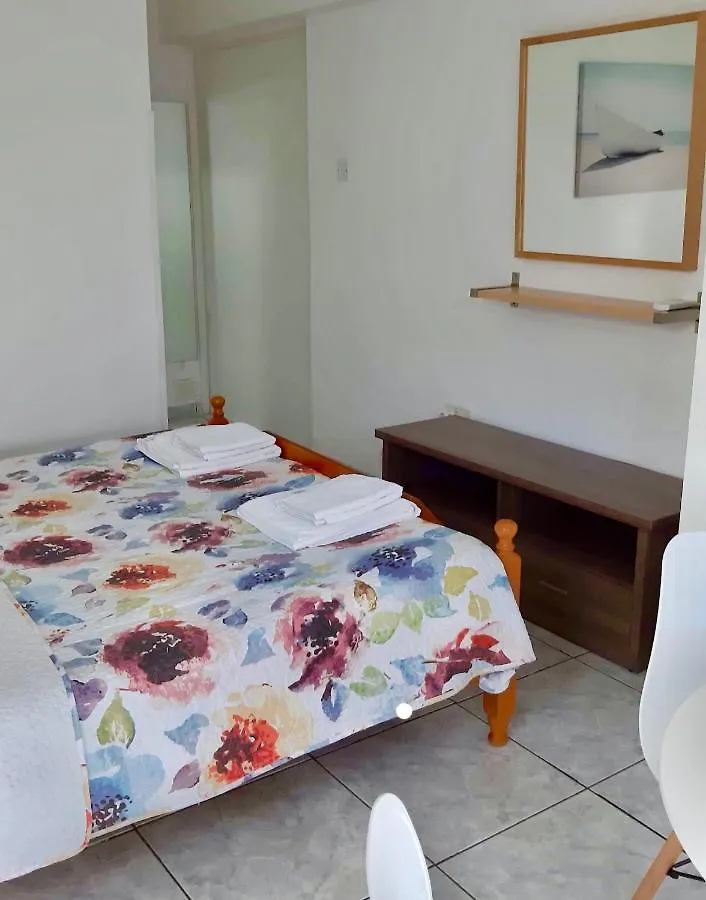 Independent Bedroom With Private Wc+Shower Ларнака