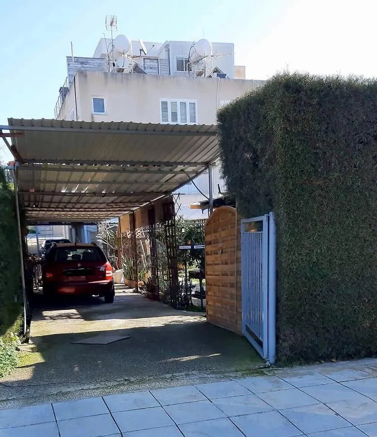 Guest house Independent Bedroom With Private Wc+Shower Larnaca Cyprus
