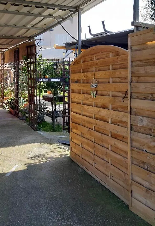 Independent Bedroom With Private Wc+Shower Larnaca 0*,